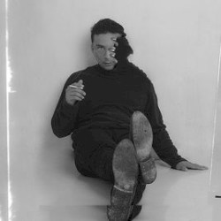 Ikat Aku di Tulang Belikatmu