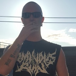 Universal Thought Experiment