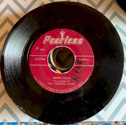 Tengo celos / Acurrucadita