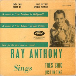 Sings Très Chic / Just in Time