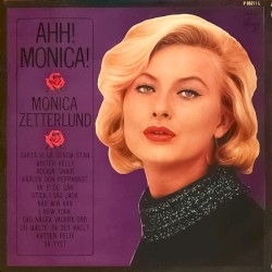 Ahh! Monica!