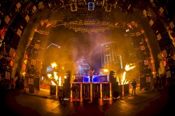 Live @ Ultra Music Festival (2013)