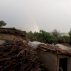 yukarı köydeki türbe