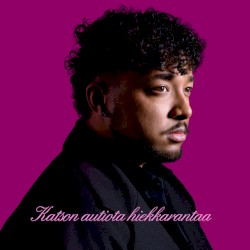 Katson autiota hiekkarantaa