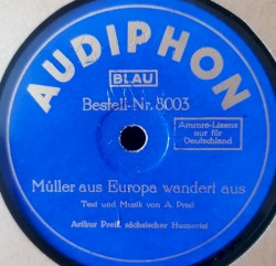 Müller aus Europa wandert aus / Rekrut Kümmel von der IV. Kompagnie