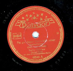 Pst, pst, hinter Ihnen steht einer / Am Samstag um vier