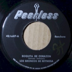 Boquita de corazón / Camisa negra