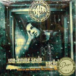 Une femme seule / Sachet blanc