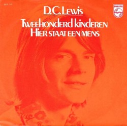 Twee honderd kinderen / Hier staat een mens