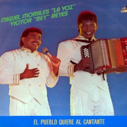 El pueblo quiere al cantante