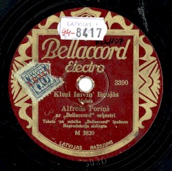 Klusi laiviņ' līgojās / Čigāna mīla