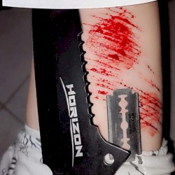 IM SORRY CUTTING MYSELF