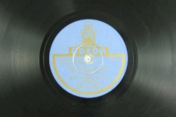 Ögon som ljuga och le / Min kärlek den blommar om natten