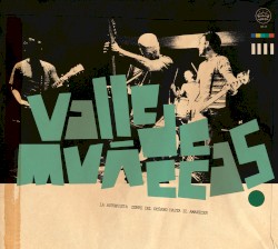 La autopista corre del océano hasta el amanecer