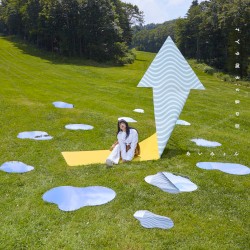 空の青さを知る人よ