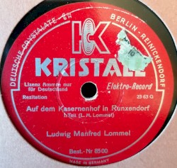 Auf dem Kasernenhof in Runxendorf