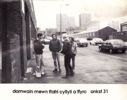 Damwain Mewn Ffatri Cyllyll a Ffyrc