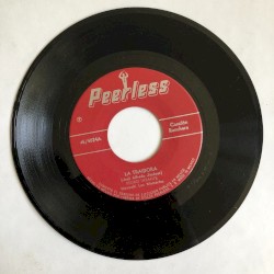 La traidora / La tertulia