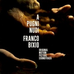 A pugni nudi