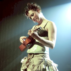 2009‐02‐06: Le Divan du Monde, Paris, France