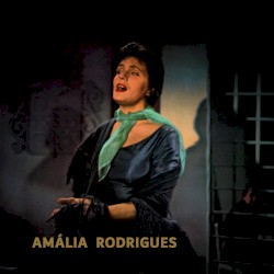 Amália Rodrigues com orquestra e guitarras