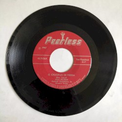 El crucifijo de piedra / Vámonos