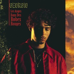 Les Anges dans des robes rouges