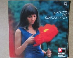 Esther Im Kinderland