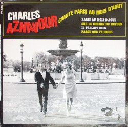 Charles Aznavour chante Paris au mois d’août