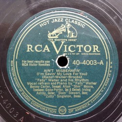 Ain't Misbehavin' (I'm Savin' My Love for You) / Moppin' and Boppin'