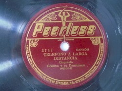 Teléfono a larga distancia / Masacre