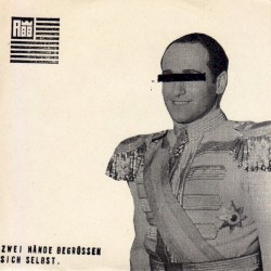 Zwei Hände begrüßen sich selbst