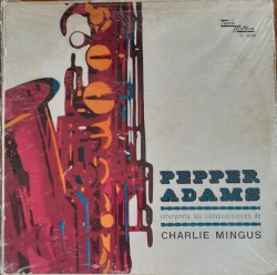 Interpreta composiciones de Charles Mingus