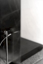 Vibrational Movements of Metal Plates / Limiting Feedback Oscillation