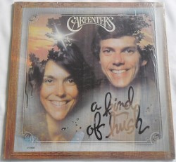 Hay Una Forma de Silencio = A Kind of Hush