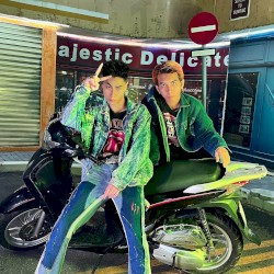 Hết sương cạn gió