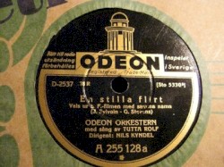 En stilla flirt / Dina blåa ögon lova mer än dina röda läppar ge