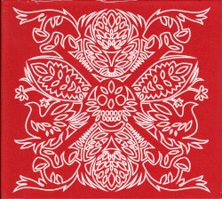 Cień chmury nad ukrytym polem