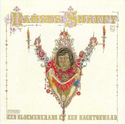 Een bloemenkrans en een nachtgewaad