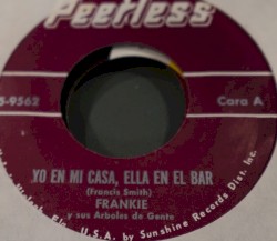 Yo en mi casa, ella en el bar / Pasos