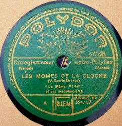 Les Mômes de la cloche / L’Étranger