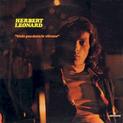 Trois pas dans le silence