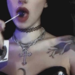 SPEEDQUEEN (slowed + reverb)