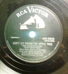 Don’t Sit Under the Apple Tree / Pavanne