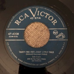 Thirty Two Feet - Eight Little Tails / Fuzzy Wuzzy