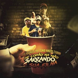 De Copão na Mão Sarrando a Sua Filha