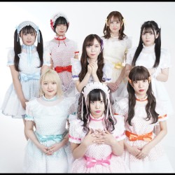 しづ心なく花の散るらむ