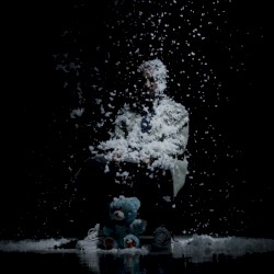 الهوية (مو ليا)