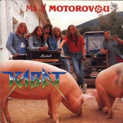 Má jí motorovou