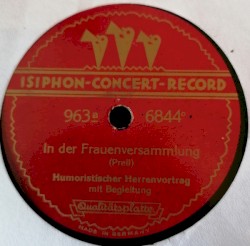 In der Frauenversammlung / Auf dem Mieteinigungsamt